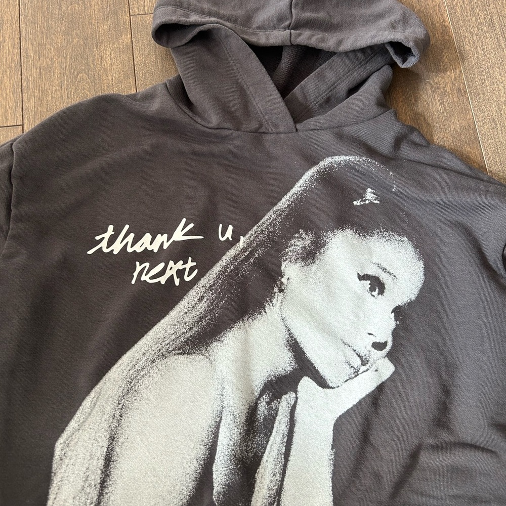 Ariana grande cropped‎ graphic hoodie 12/14 youth